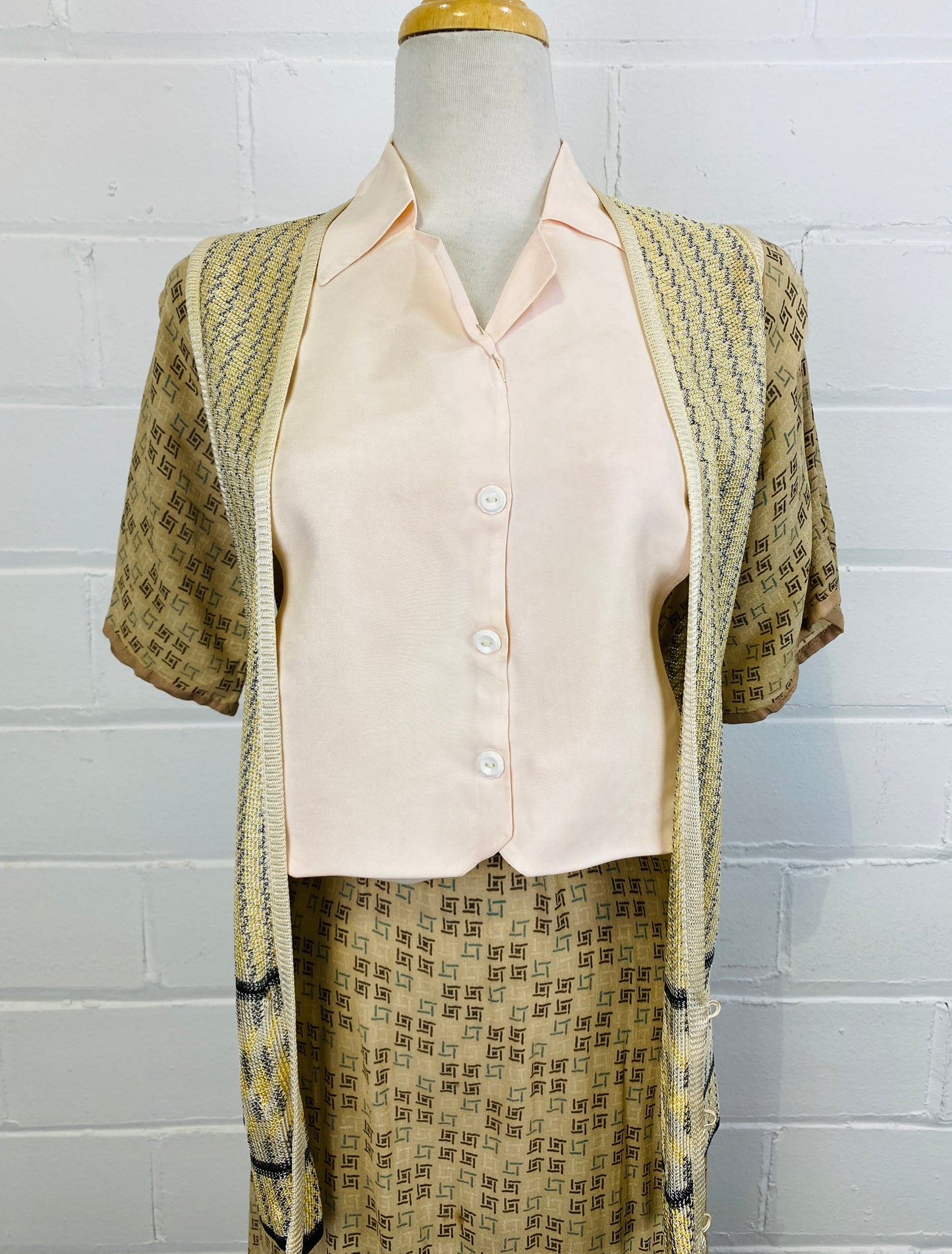 Vintage 1920s Pink Rayon Bib Collar with White Buttons
