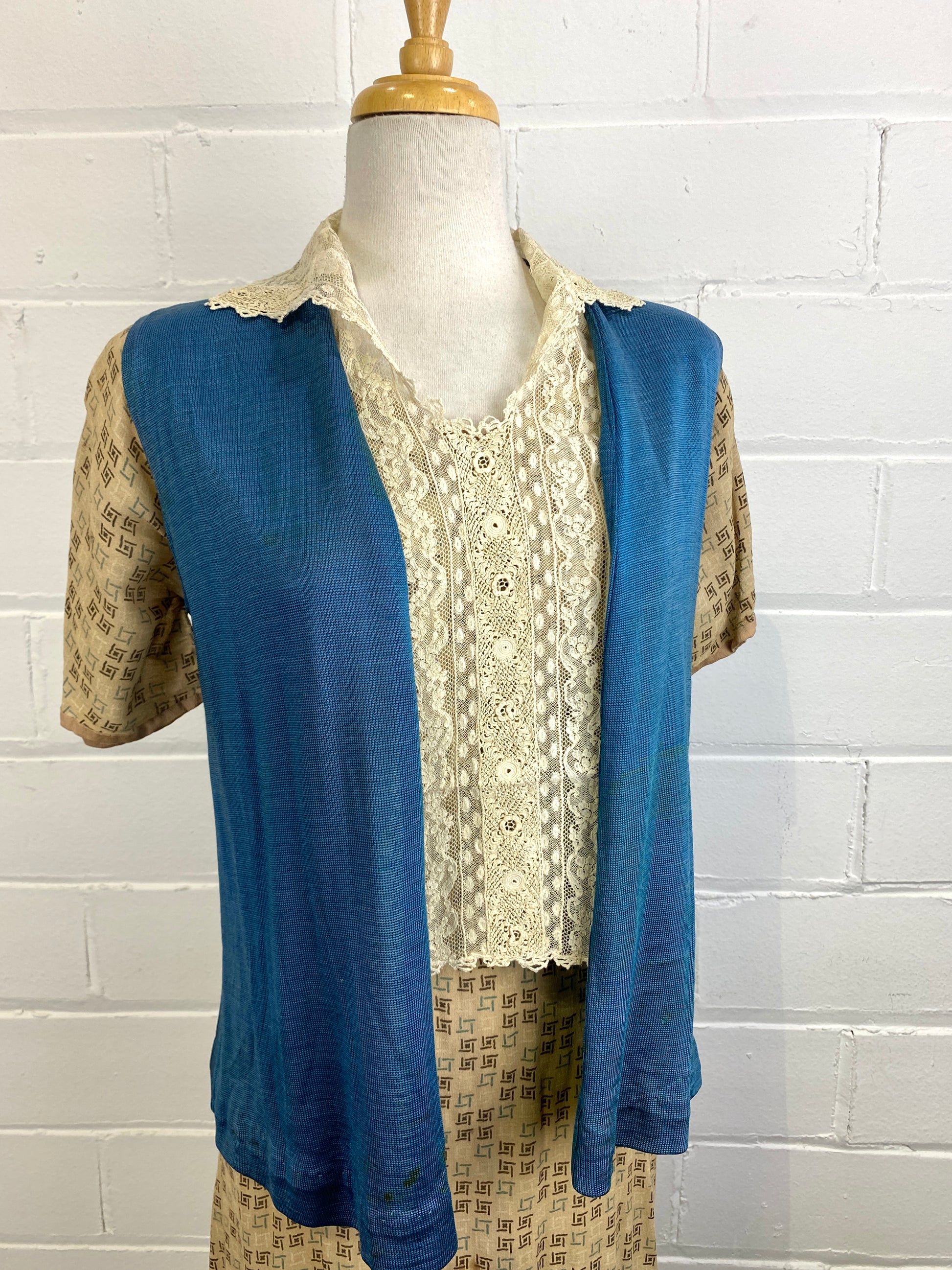 Vintage 1920s Crochet Lace Bib Collar