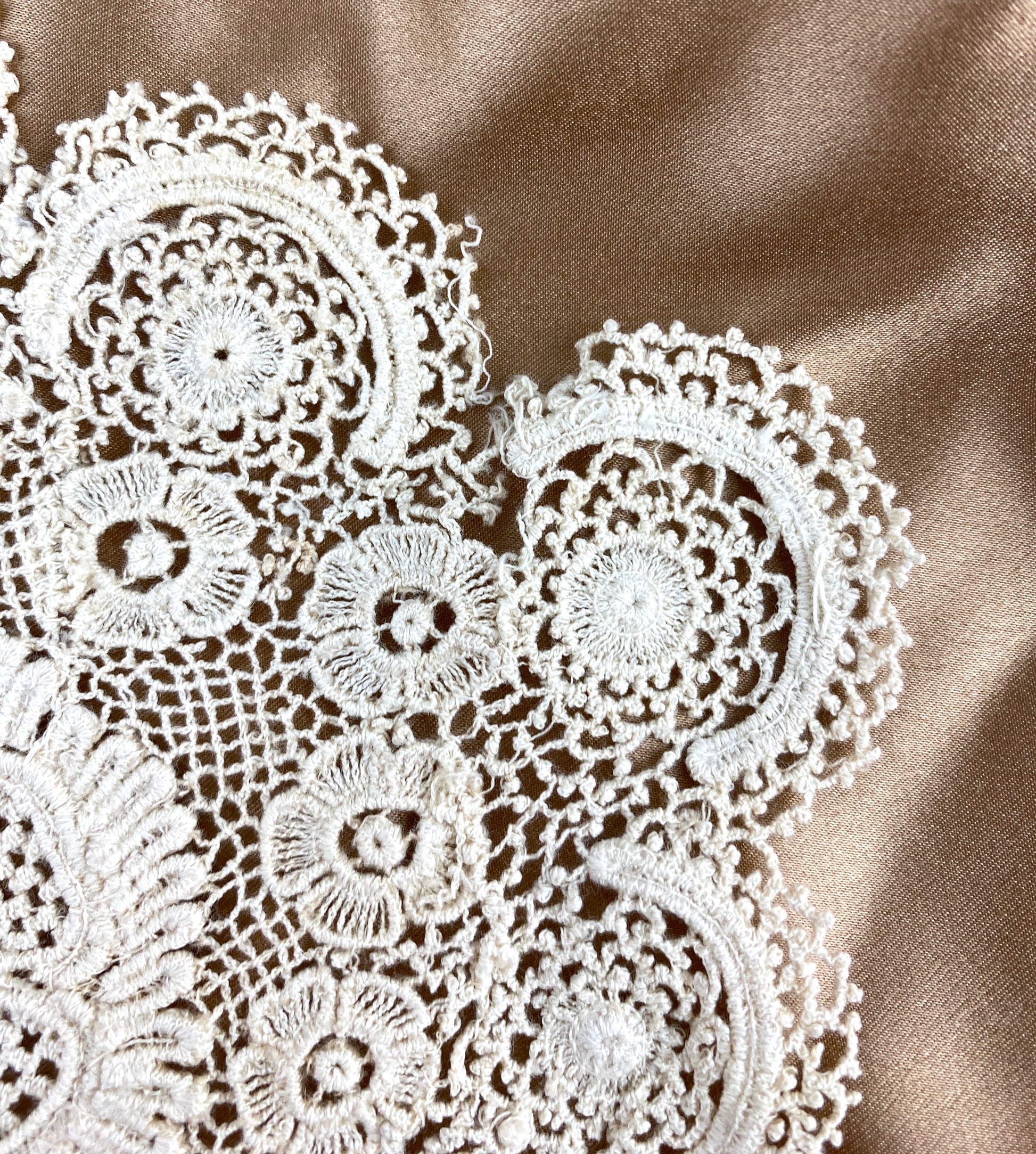 Antique Edwardian Cream Crochet Lace Collar Pieces