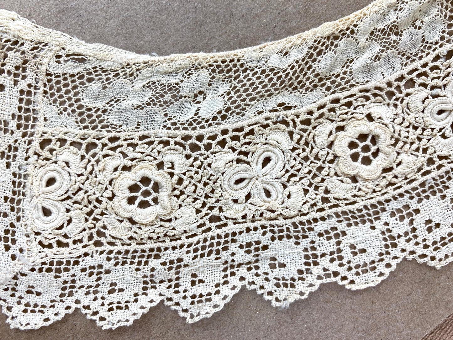 Antique 1910s Cream Irish Crochet & Needle Lace Collar
