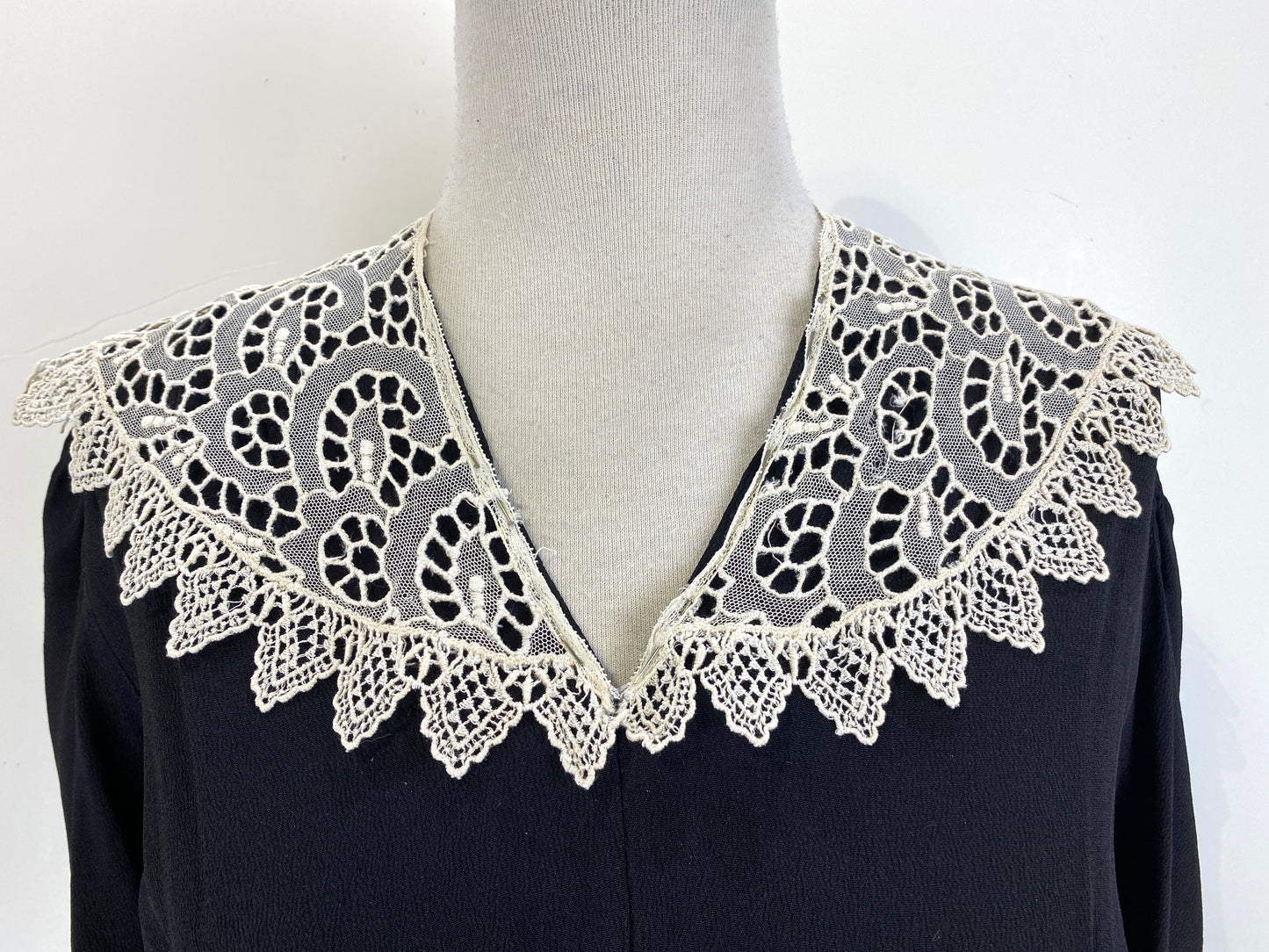 Antique Edwardian Cream Crochet and Tulle Lace Collar