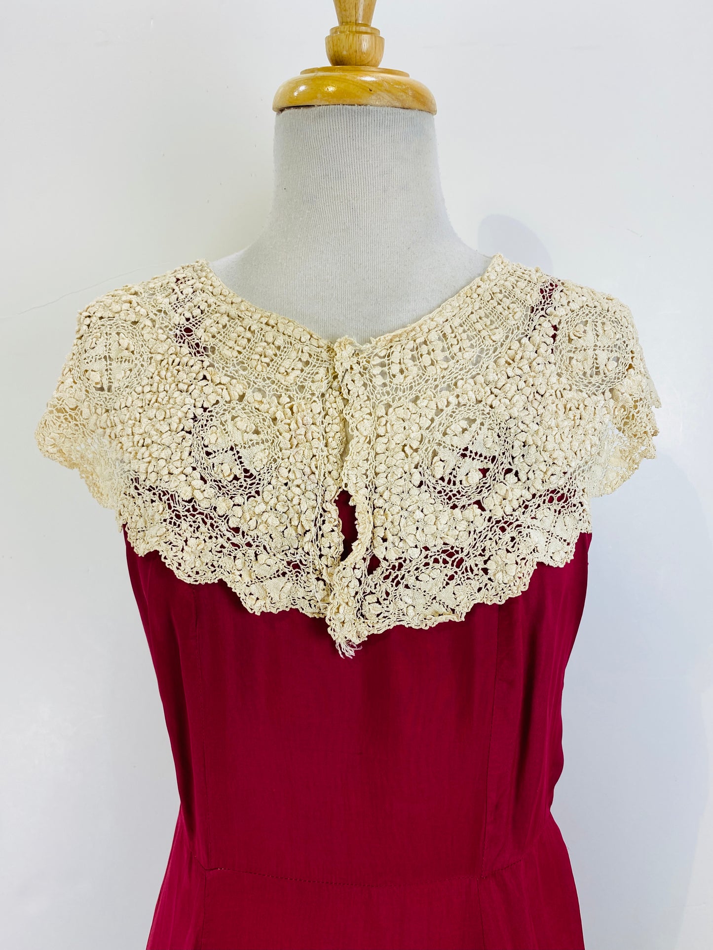 Antique Edwardian Cream Crochet Lace Collar