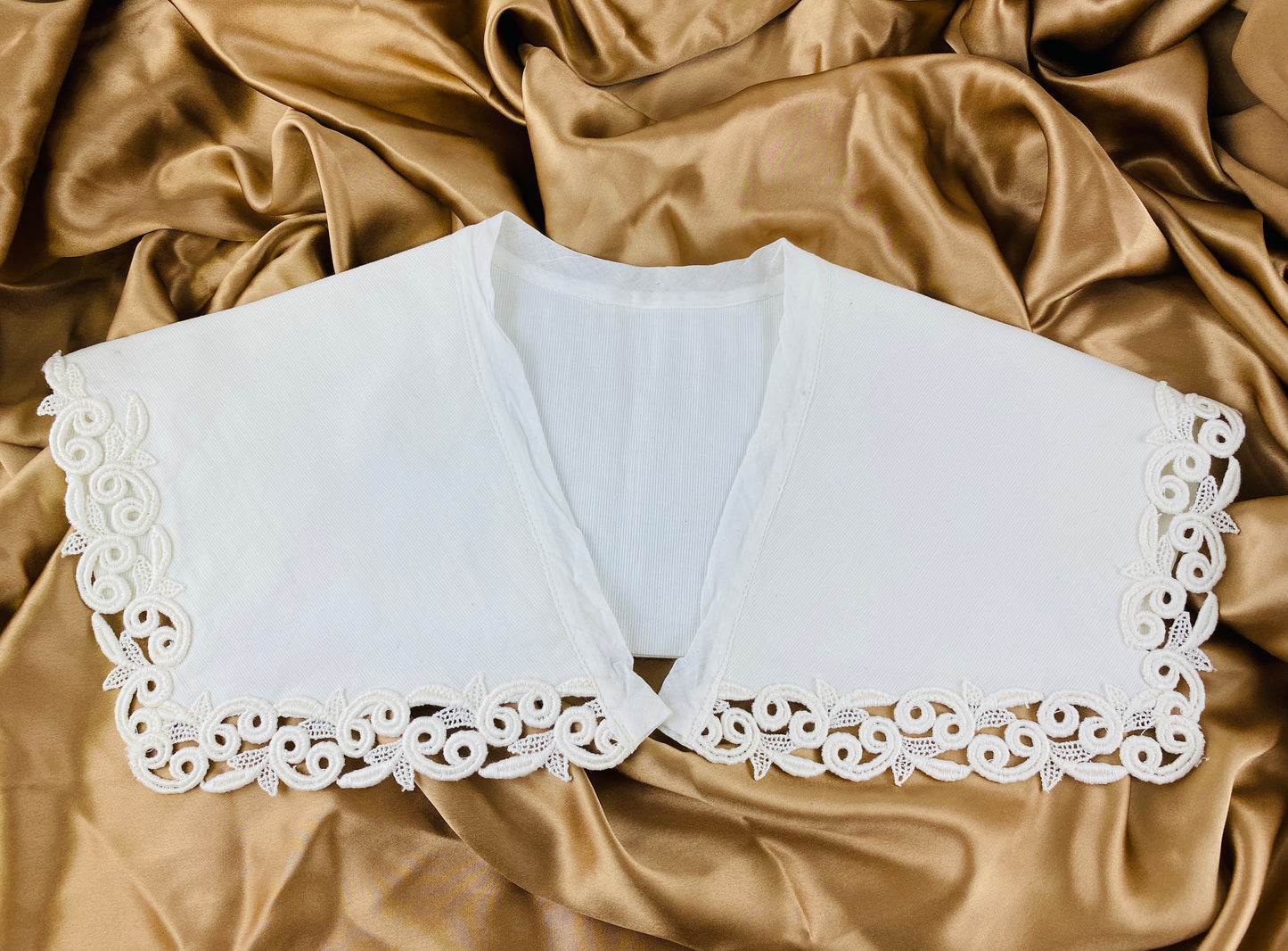 Vintage 1950s White Guipure Cotton Collar & Matching Cuffs Set, Triples