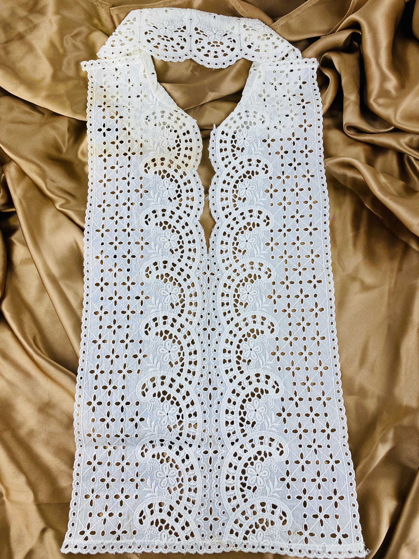 Vintage 1950s White Cotton Cutwork Embroidery Bib/ Dickie With Collar