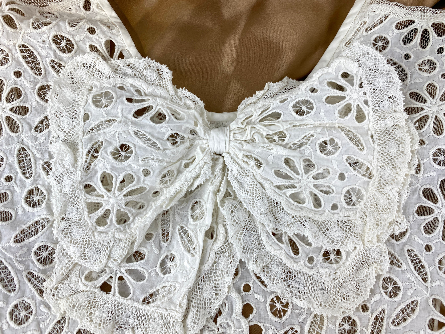 Vintage 1930s White Cotton Cutwork Embroidery Bib Vest With Bow