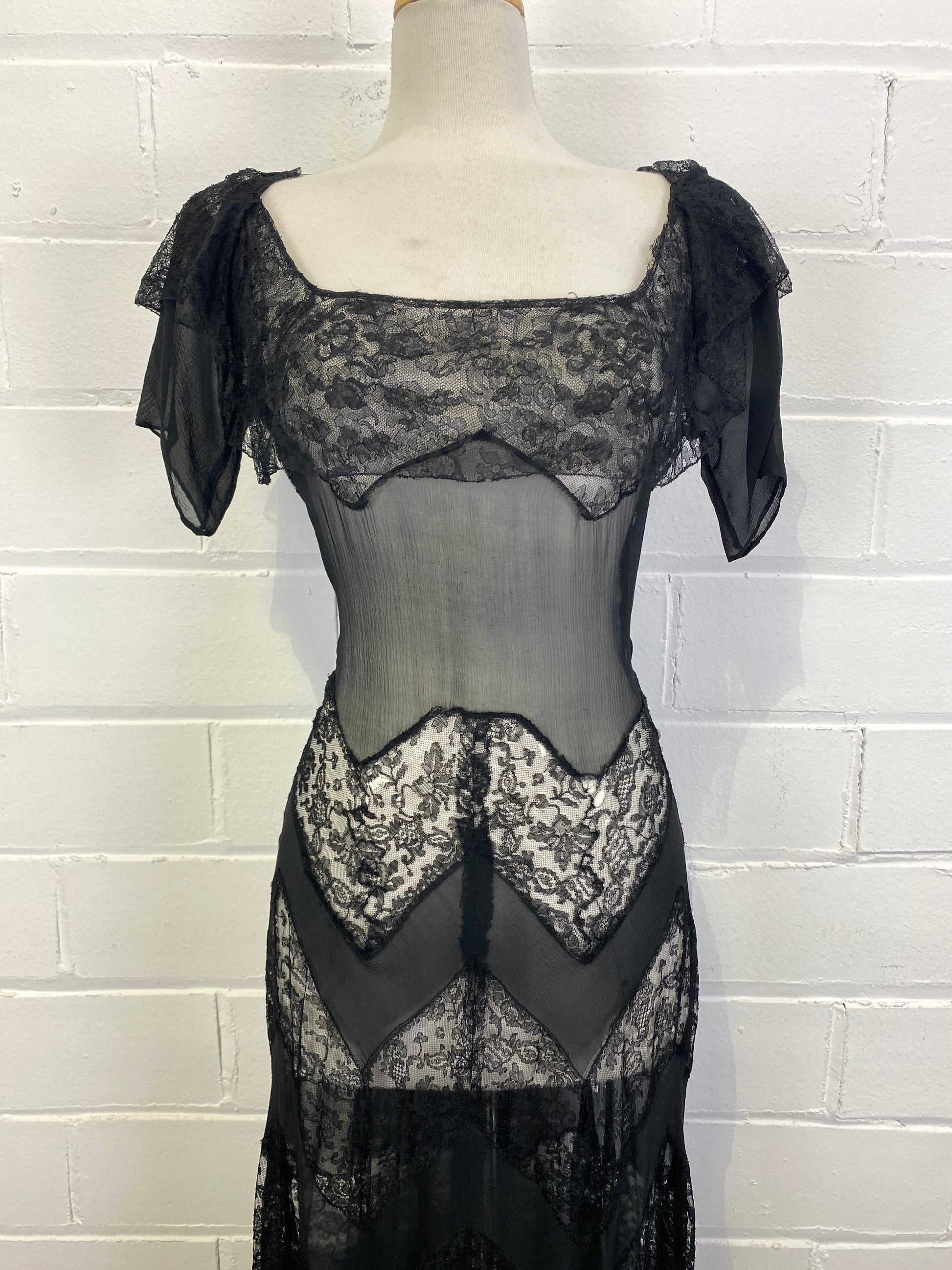 Vintage 1930s Short Sleeve Black Floral Lace Multi-Panel Gown, XS