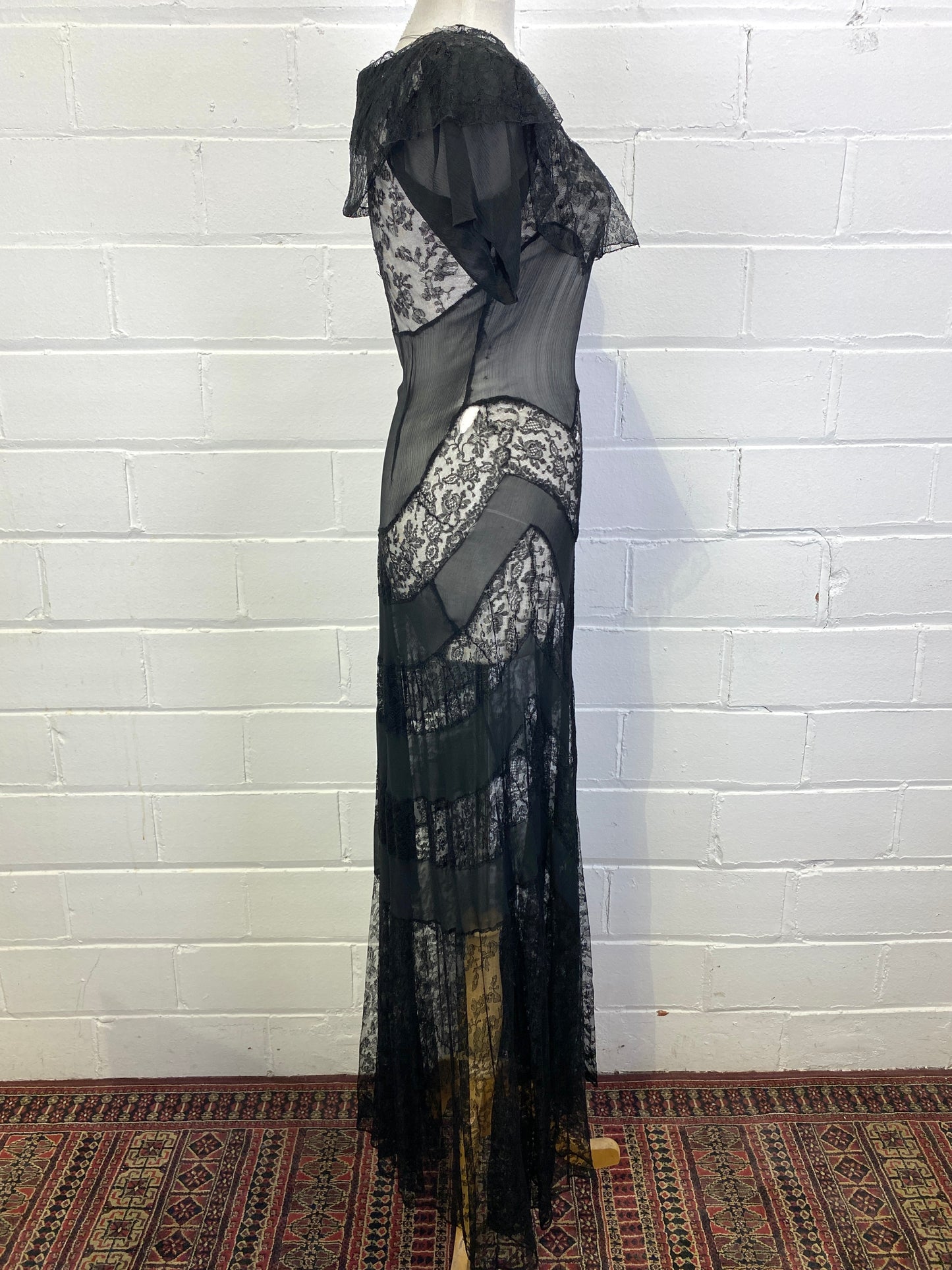 Vintage 1930s Short Sleeve Black Floral Lace & Chiffon Multi-Panel Gown, XS
