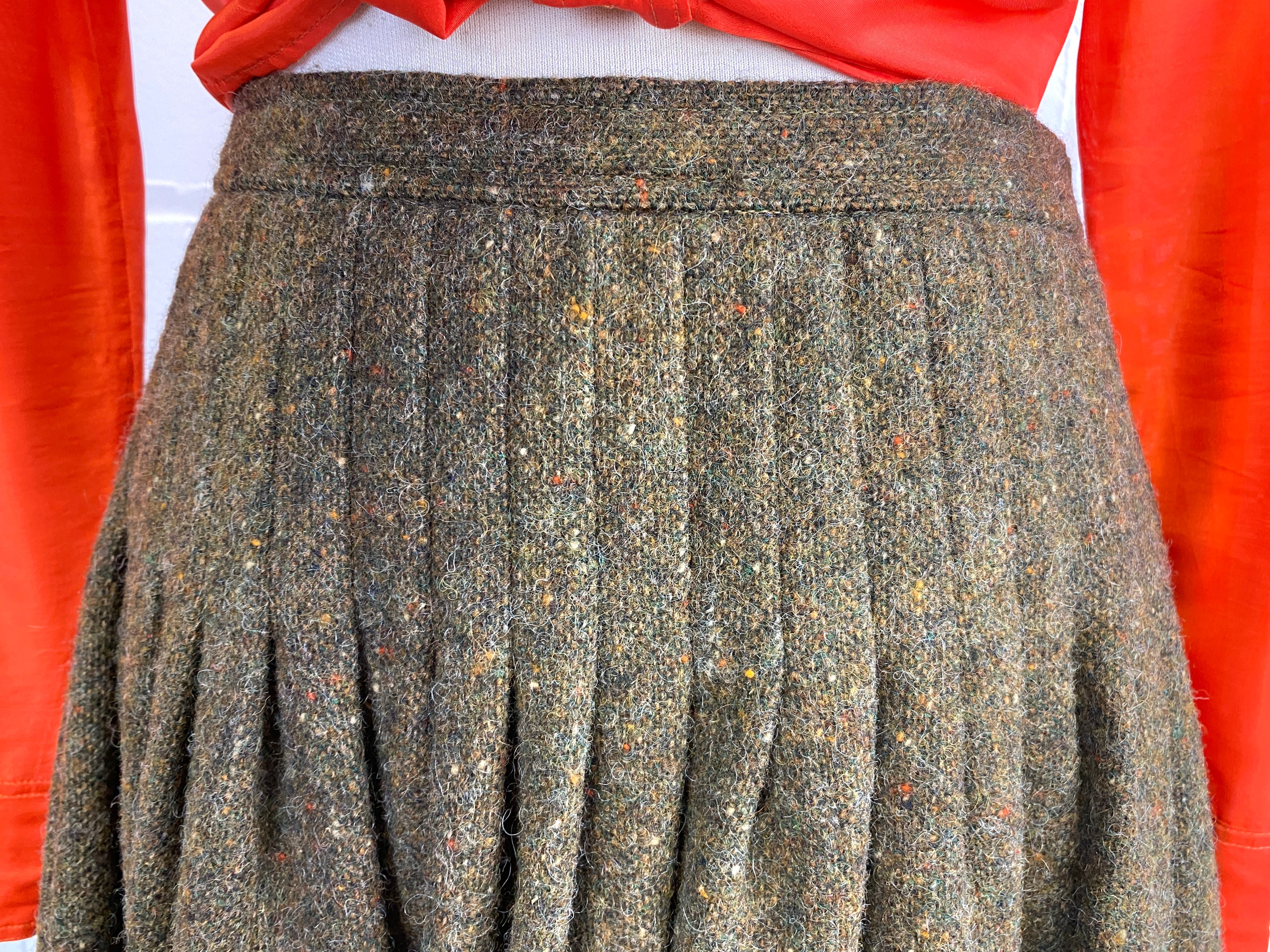 Vintage 1980s Yves Saint Laurent Green Pleated Tweed Wool Skirt, W27