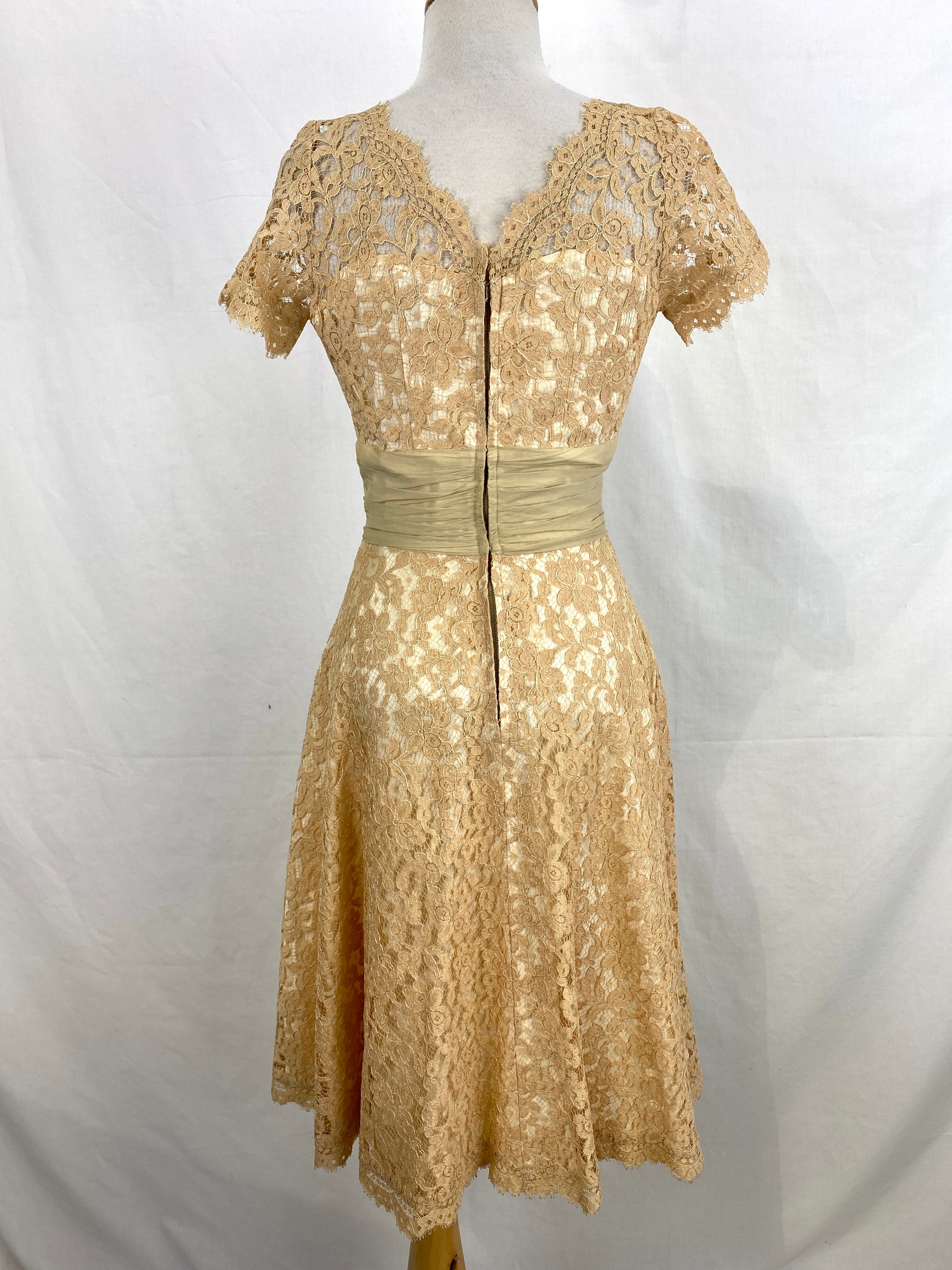 Vintage 1950s Peach-Cream Lace Cocktail Dress, XS Ian Drummond Vintage Vintage 1950s Peach-Cream Lace Cocktail Dress, XS Ian Drummond Vintage