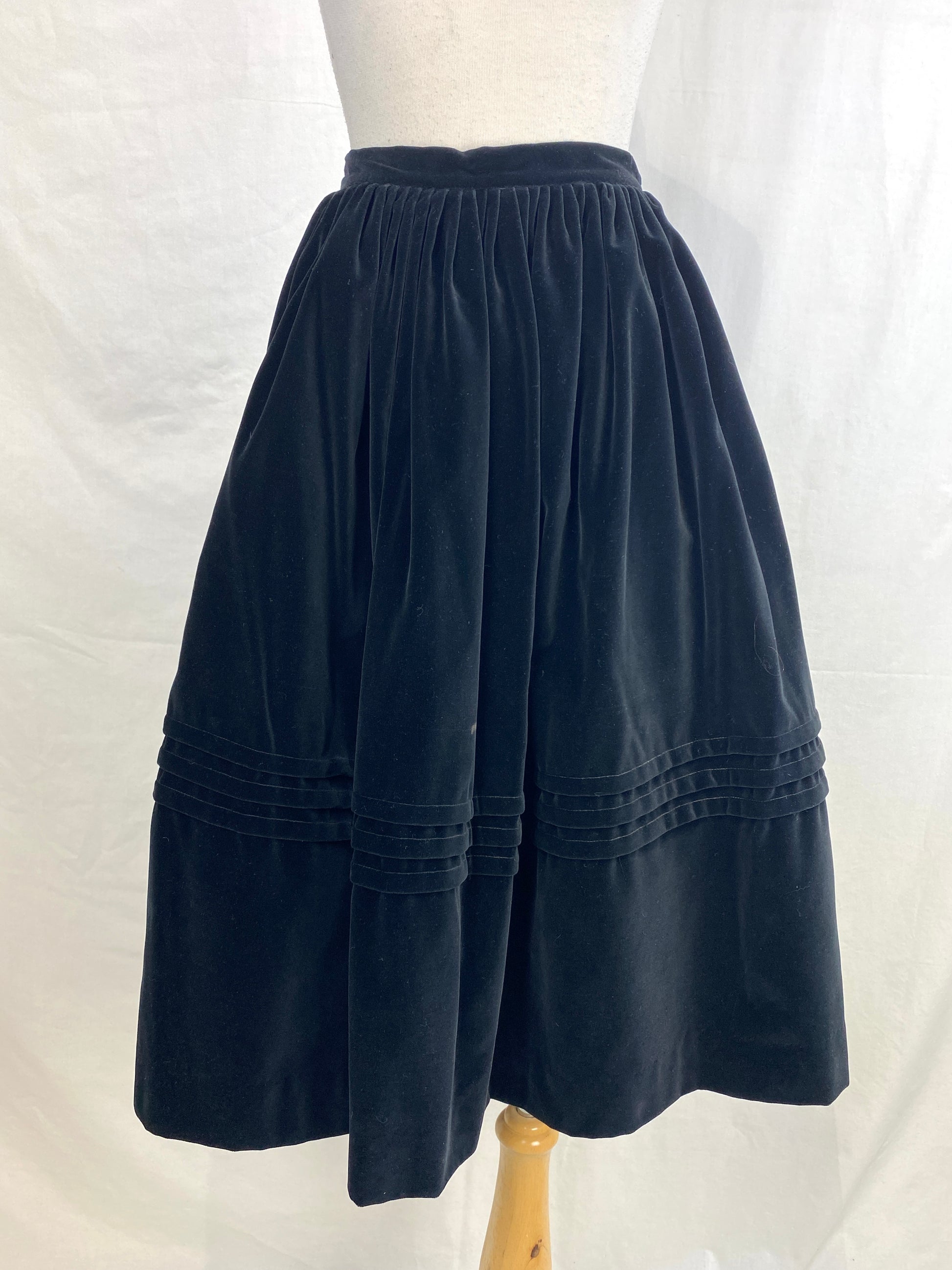 Vintage 1950s Black Velour Full Skirt, Medium