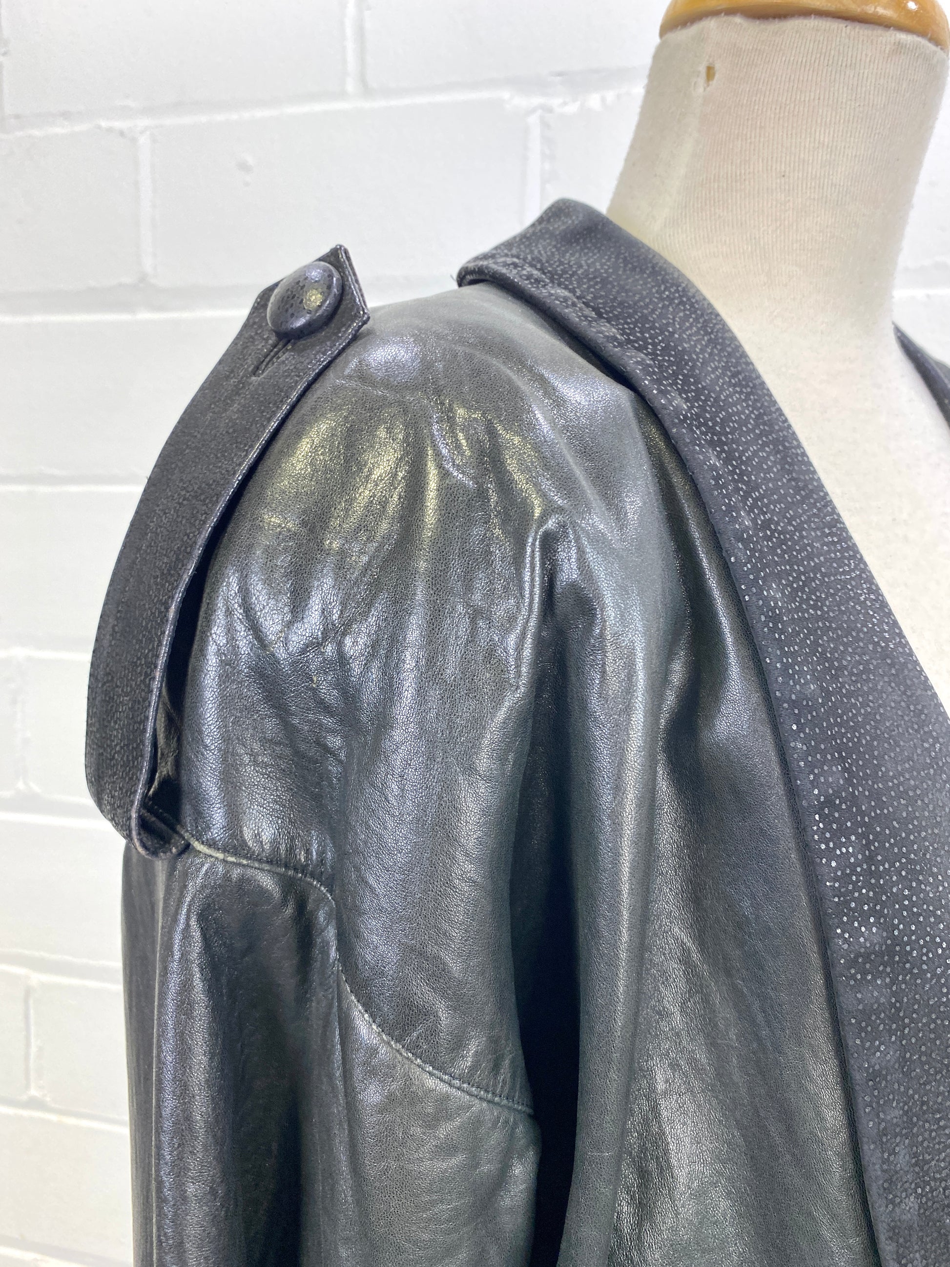 Vintage 1980s Black leather Lee Buchanan Cropped Jacket, B46"