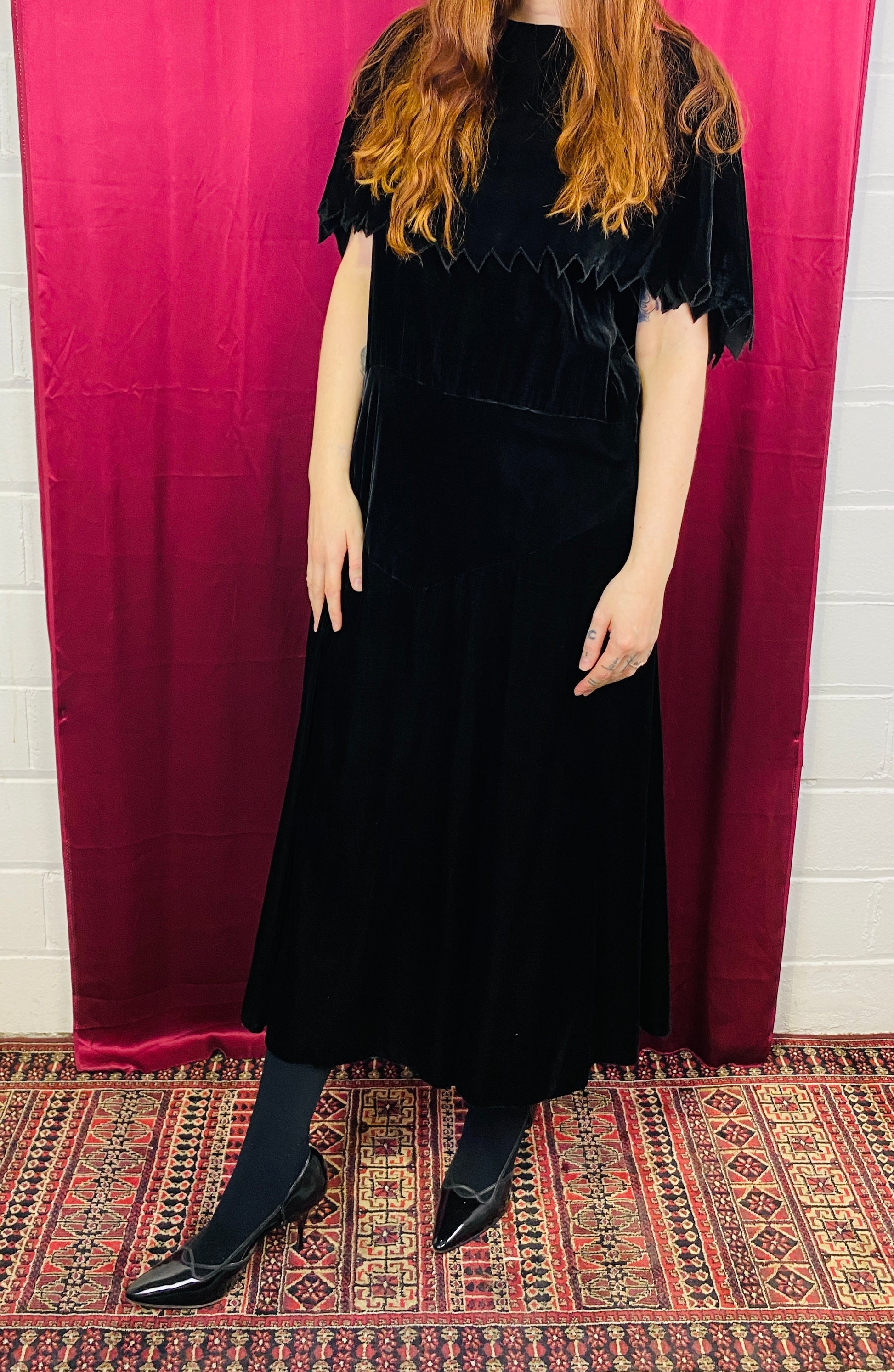 1920 velvet dress Vintage 1920s Chiffon & Flapper CONDITION Good vintage condition for its age Formal Dress 1920s Velvet Dress