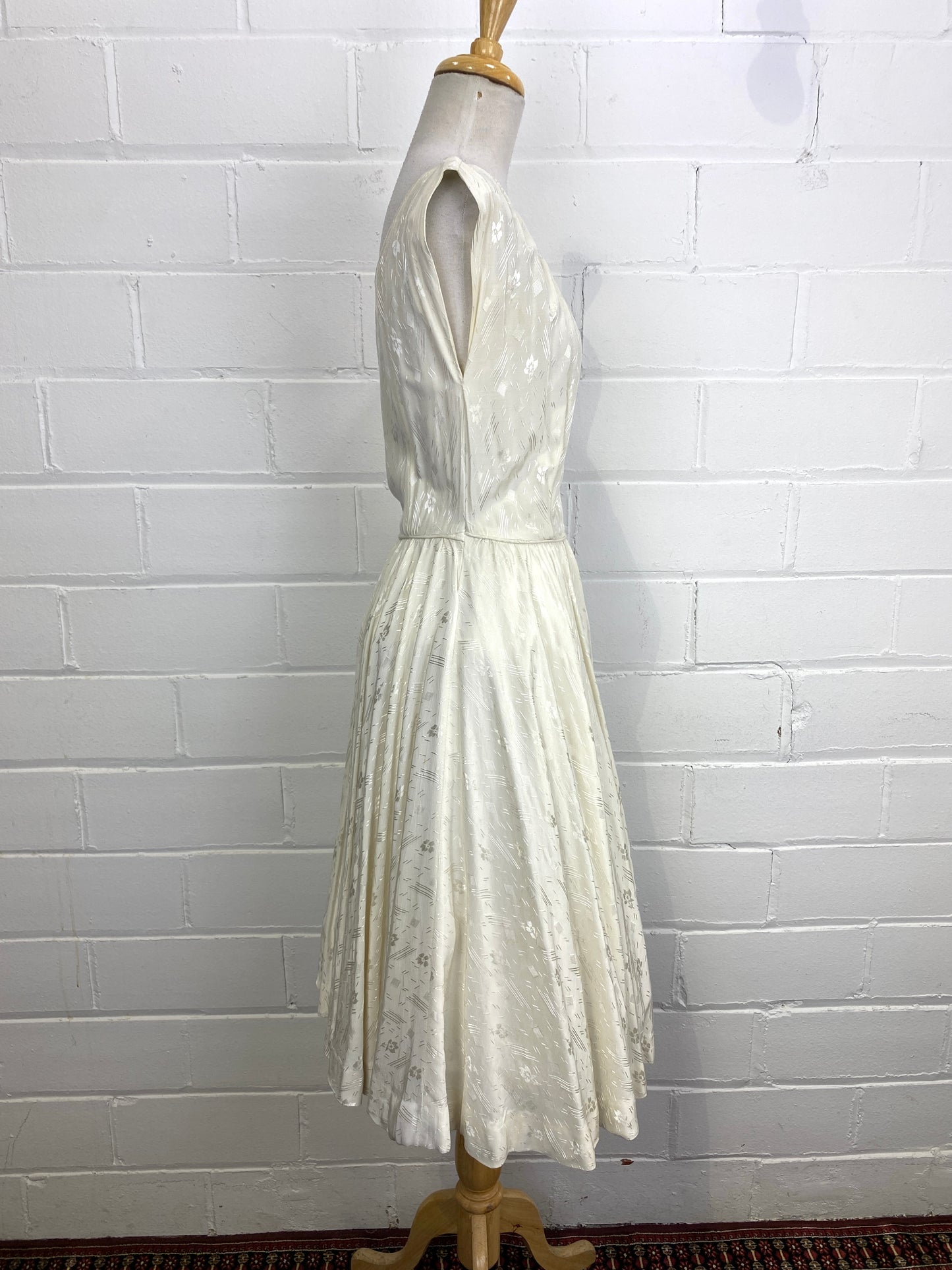Vintage 1950s White Jacquard Tea Dress with Full Skirt, Small