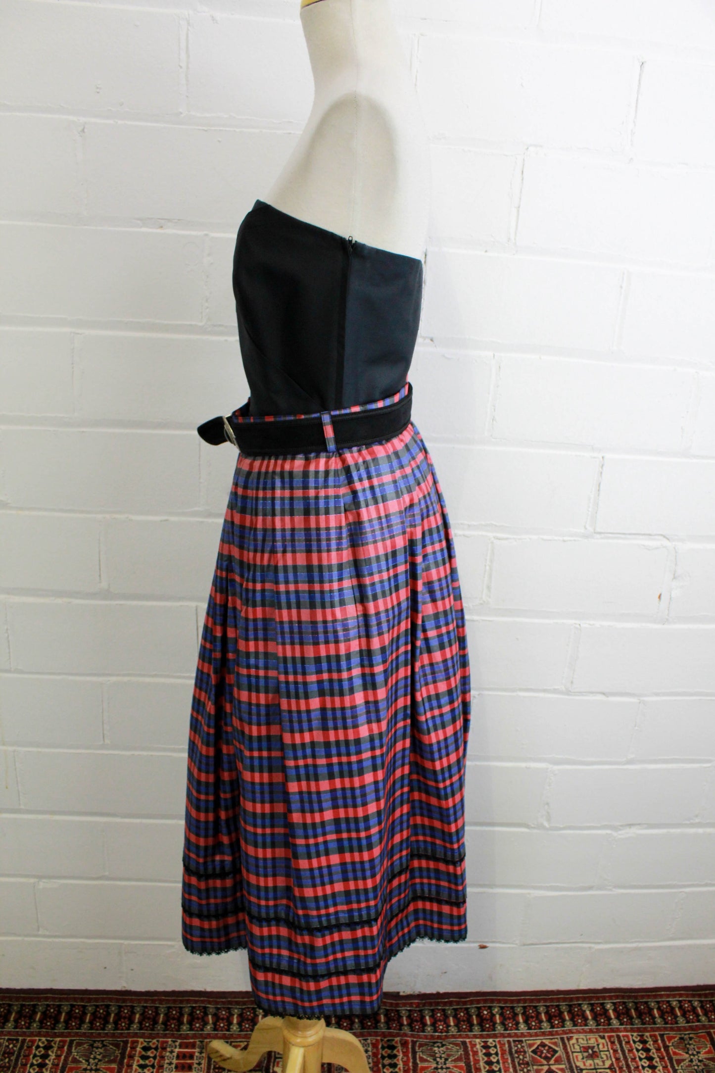 1980s austrian dirndl maxi skirt with belt, blue and red plaid taffeta, side view