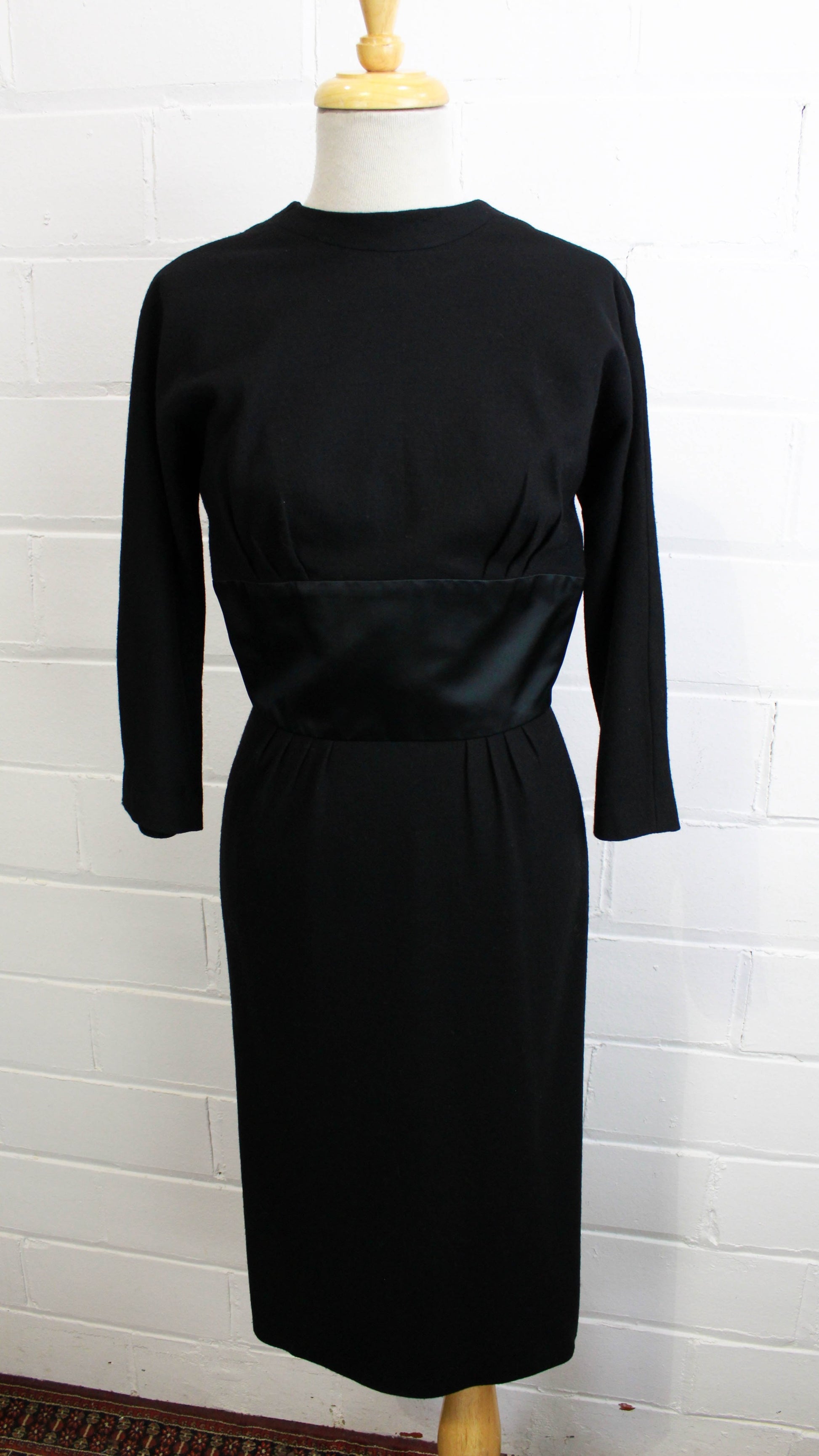 coco chanel 1920s little black dress