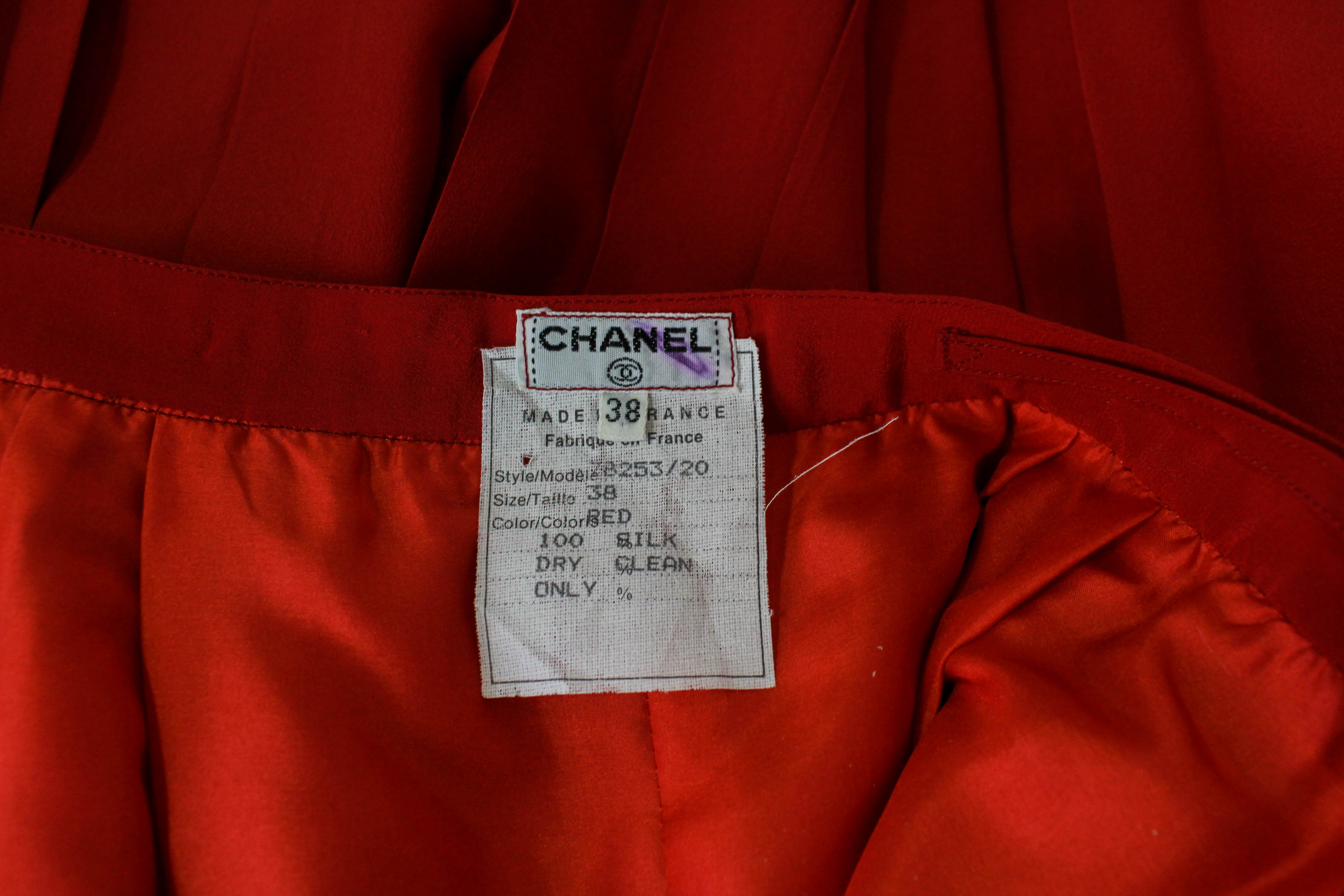 80s Vintage Chanel Red Silk Pleated Skirt – Ian Drummond Vintage