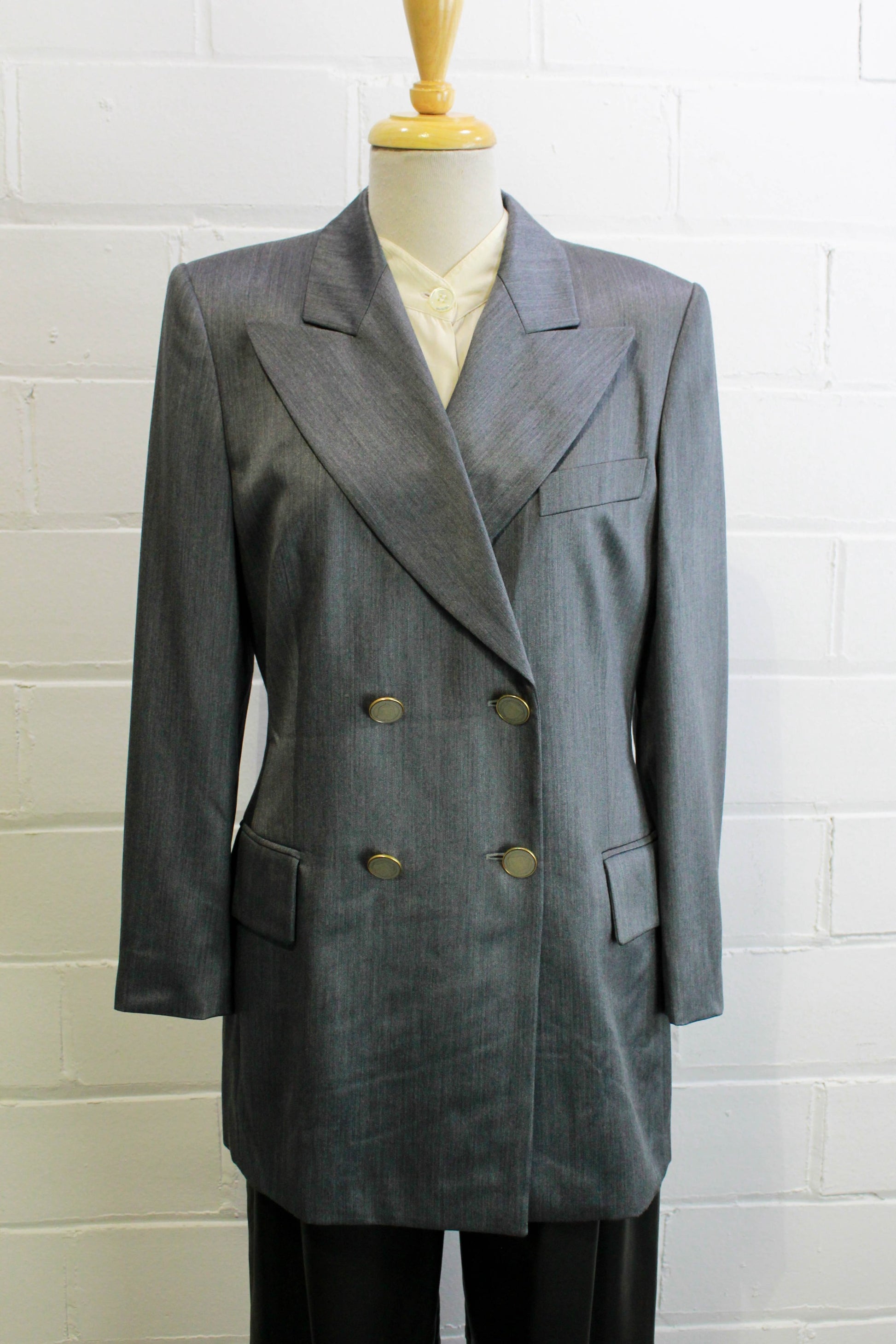 Escada Size 36 Grey Wool Blazer - One Savvy Design Consignment