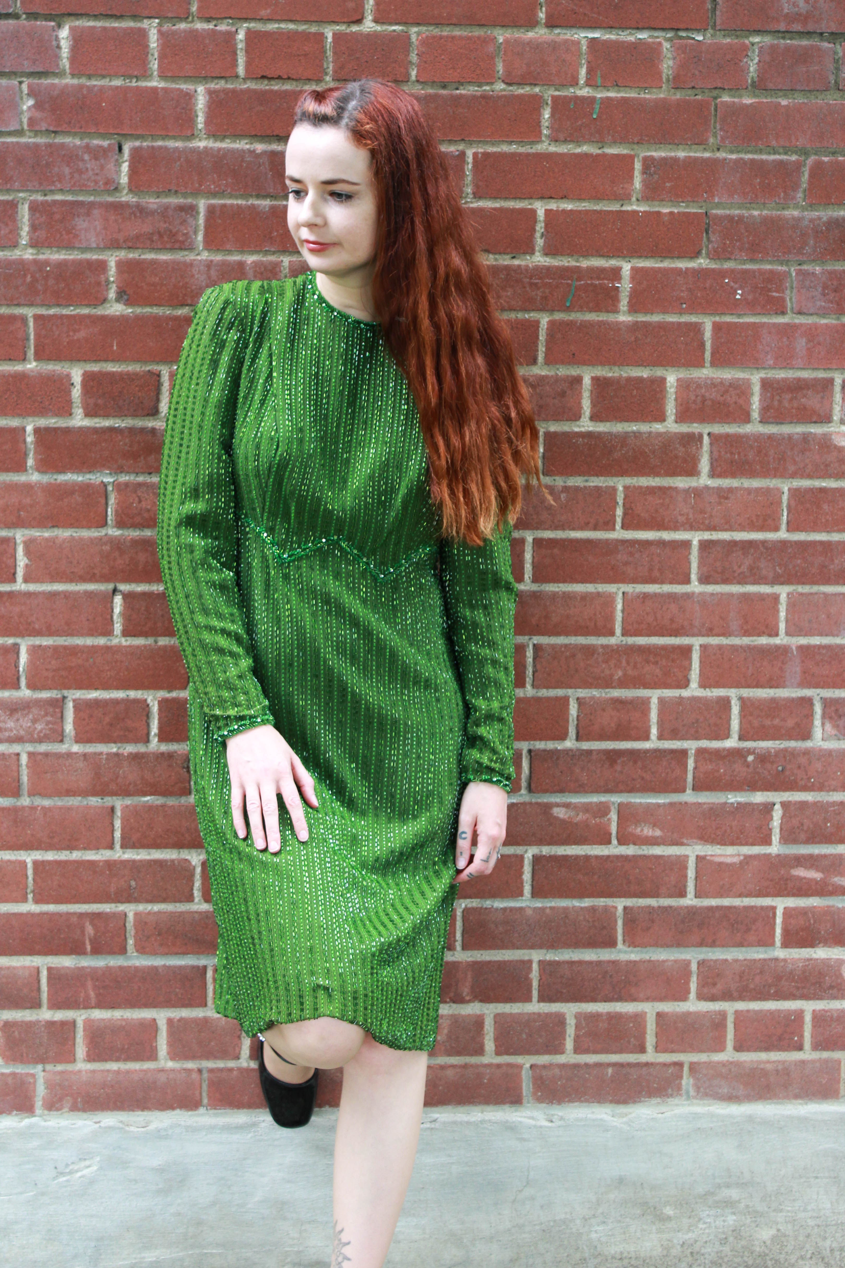 Vintage 1960s Green And White hot Polyester Form Fitting Sheath Long Sleeved