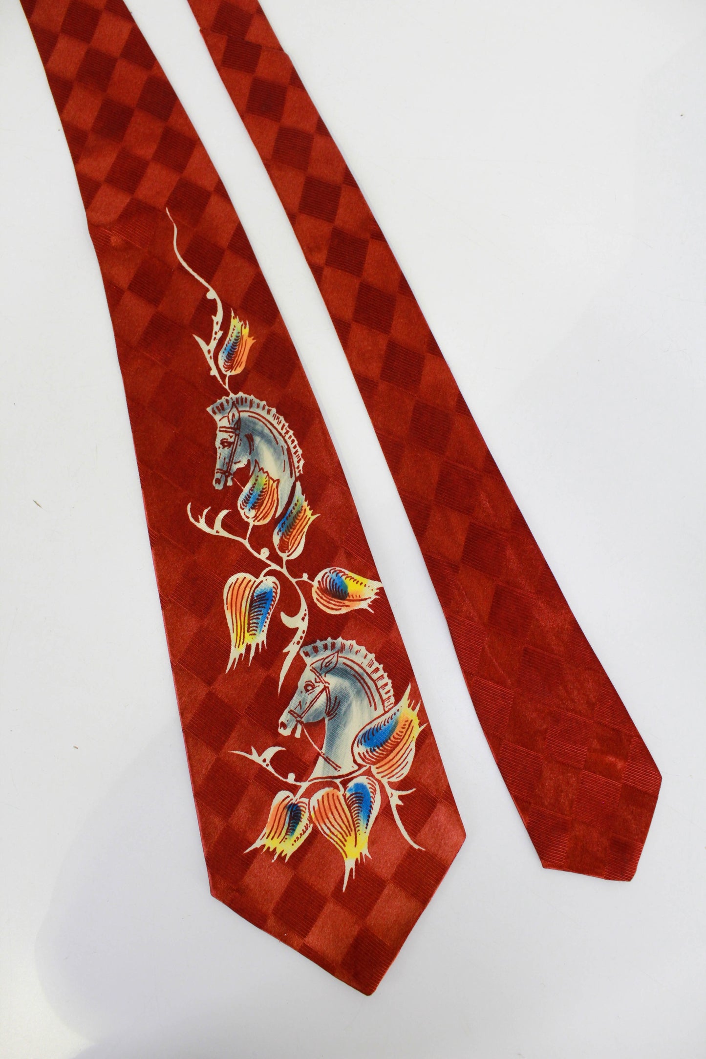 1940s horses novelty print rayon necktie wide tongue swing tie