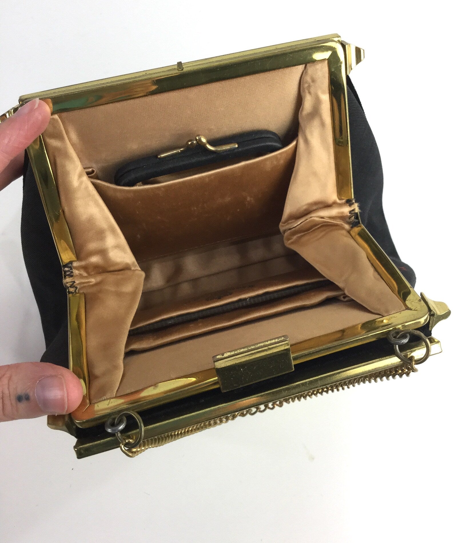 Toronto man finds vintage Louis Vuitton suitcase in grandmother's home