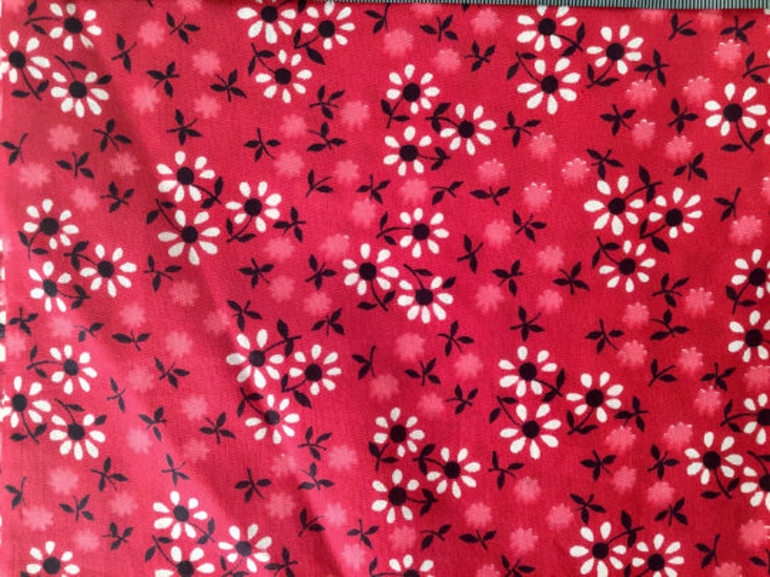 Vintage 1970s Fuchsia Pink White & Black Floral Fabric, Ditsy All Over Tossed Floral Poly Cotton Quilting or Sewing Fabric, 6+ Yards