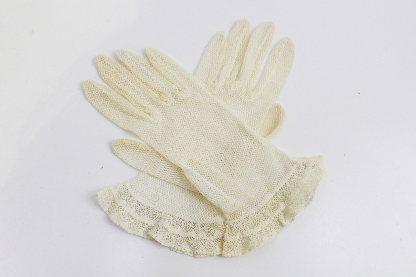 Vintage White Net Gloves with Lace Ruffle, Bridal Gloves, Mid Century Women's Dress Gloves