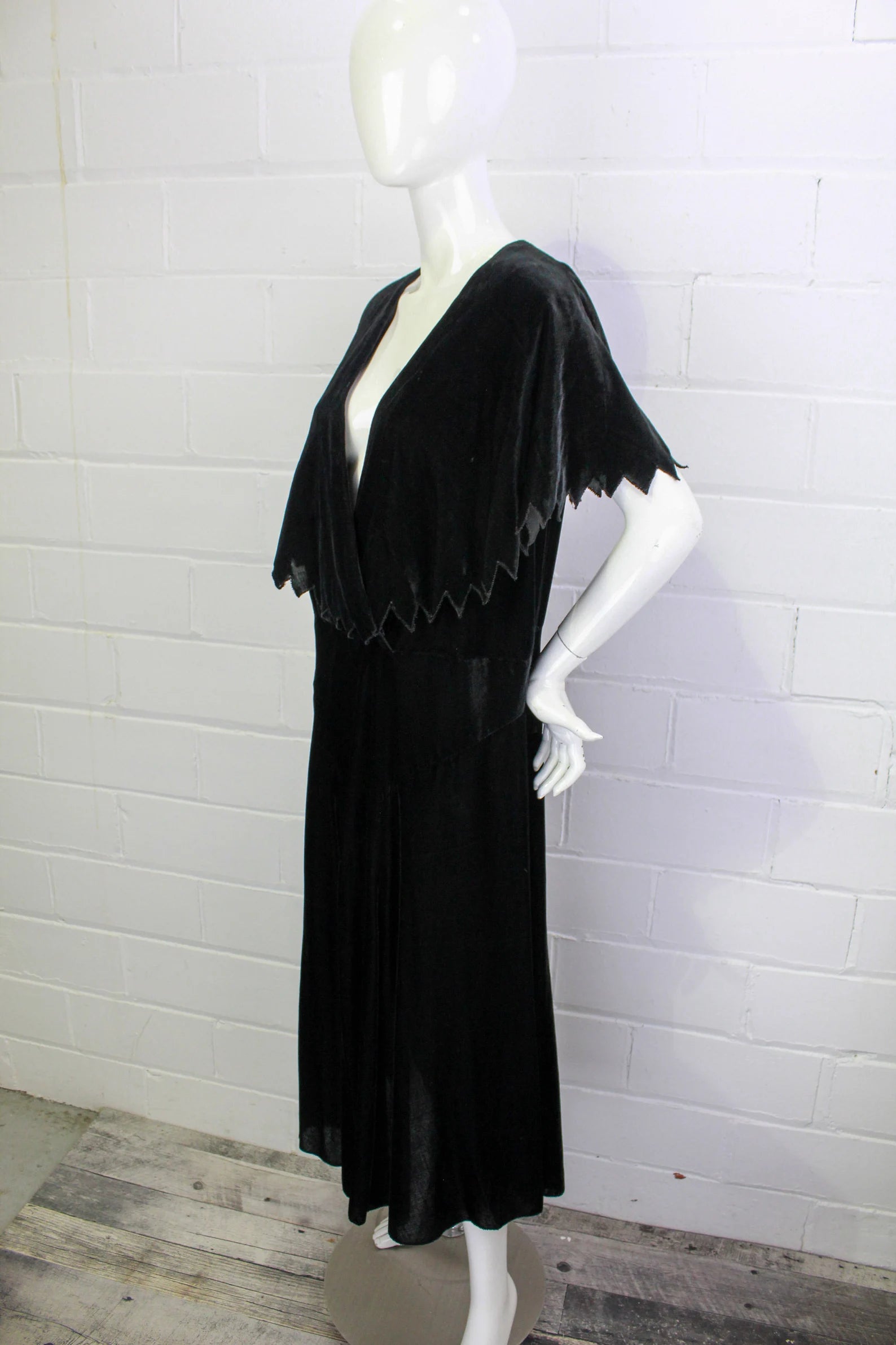 1920s Black Velvet Dress