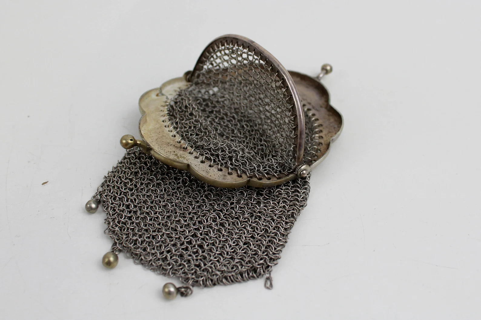 Vintage Coin Purse Pill Purse Miniature Mesh Chatelaine Clip Purse  Chainmaille Chain Mail a Gold With Pearls Vintage Accessory - Etsy |  Metallic purse, Vintage purses, Mesh purse