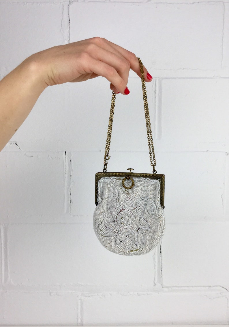 Pretty 1920s Purses and Handbags | Vintage purse, Purses, Beaded purses