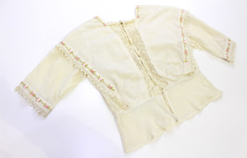 Edwardian Blouse with Floral Embroidery, Antique Cotton Blouse, 1900s Girls Shirt Waist Blouse, XXS Bust 28 in.