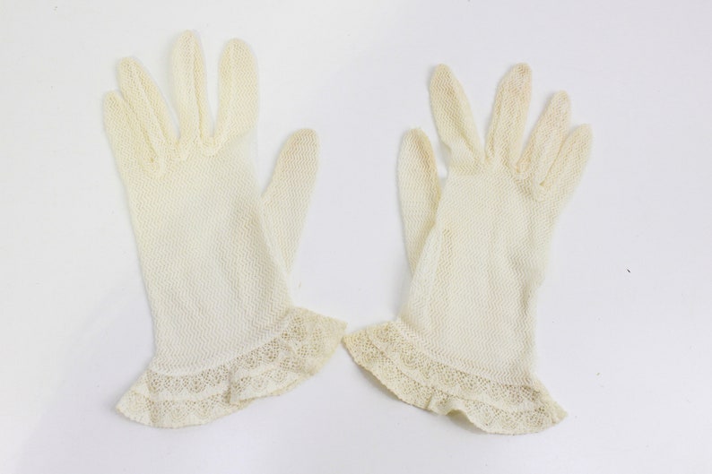 Vintage White Net Gloves with Lace Ruffle, Bridal Gloves, Mid Century Women's Dress Gloves