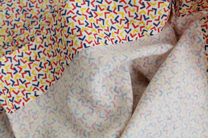 1940s Feedsack, Vintage 40s Cotton Abstract Print Feedsack Sewing Fabric, Original Side Seam (#2)