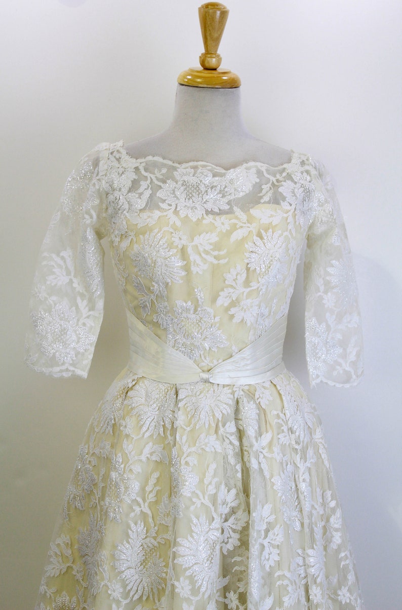 Vintage 1950s White Metallic Lace Wedding Dress, Cream Lining, XS Vintage 1950s White Metallic Lace Wedding Dress, Cream Lining, XS