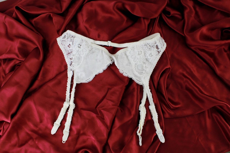Vintage 80s White Lace Garter Belt, Lily of France Lingerie, Small – Ian  Drummond Vintage