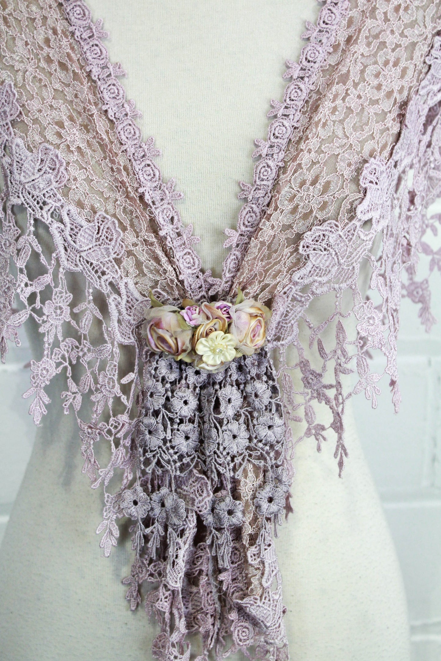 Mauve Lace Victorian Style Shawl Close up of centre front