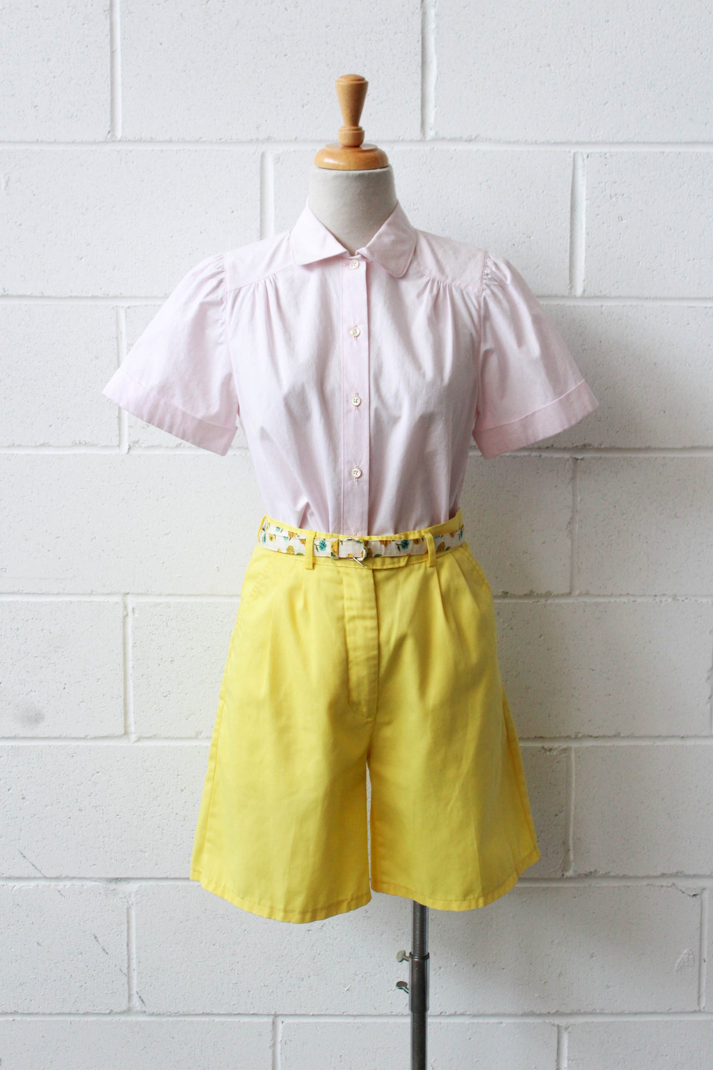 1980s Yellow High Waisted Shorts, Waist 28"