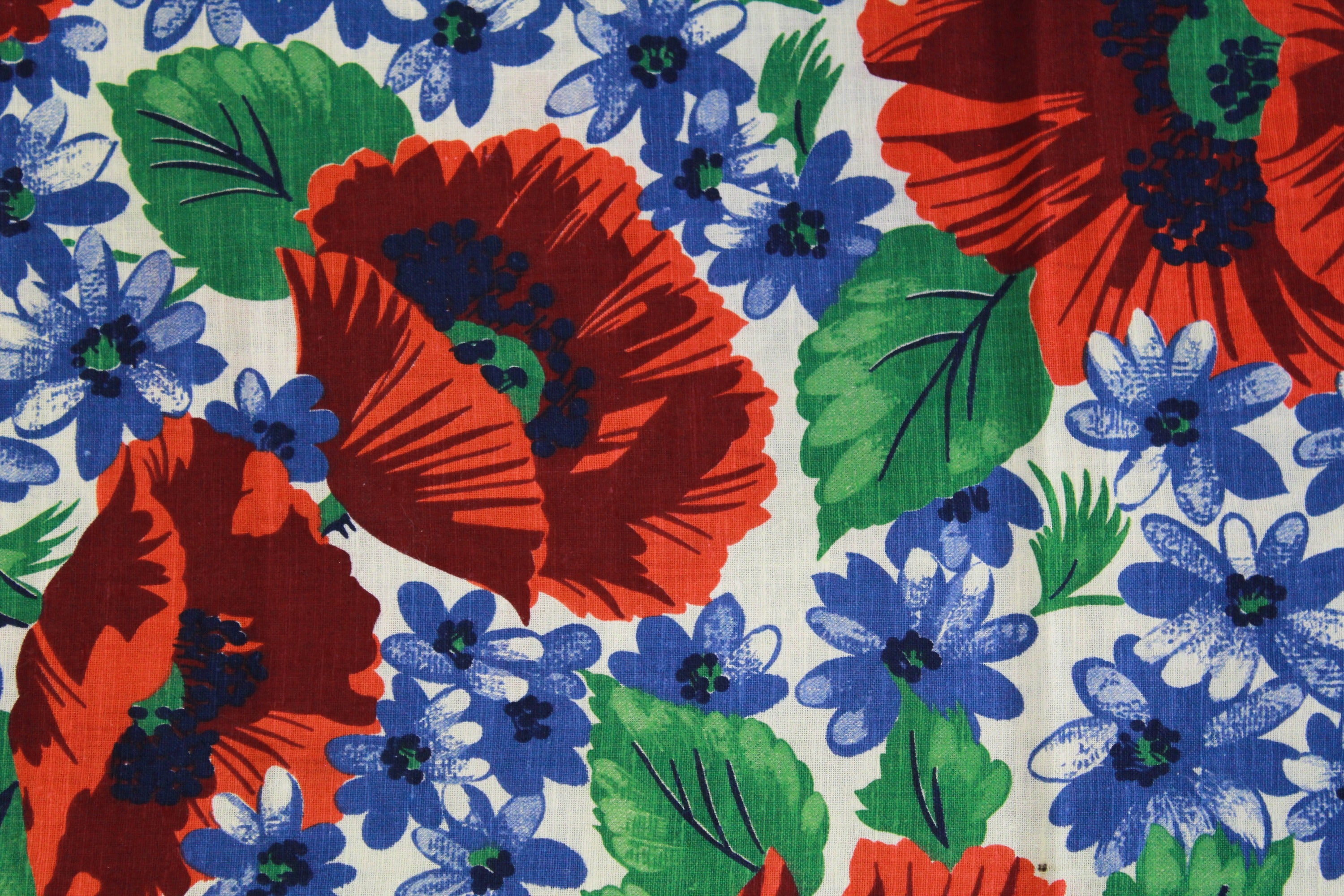 1940s Poppy Print Cotton Fabric, 5 + Yards, Floral Print Sewing Fabric