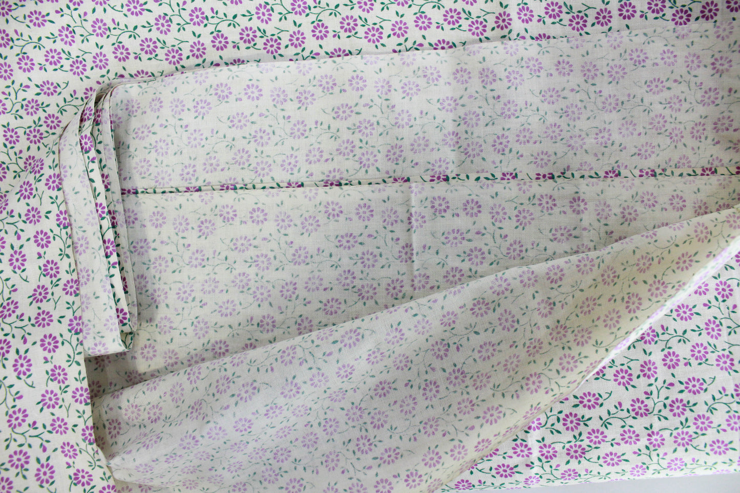 1950s lilac floral print cotton fabric dainty floral vintage sewing fabric