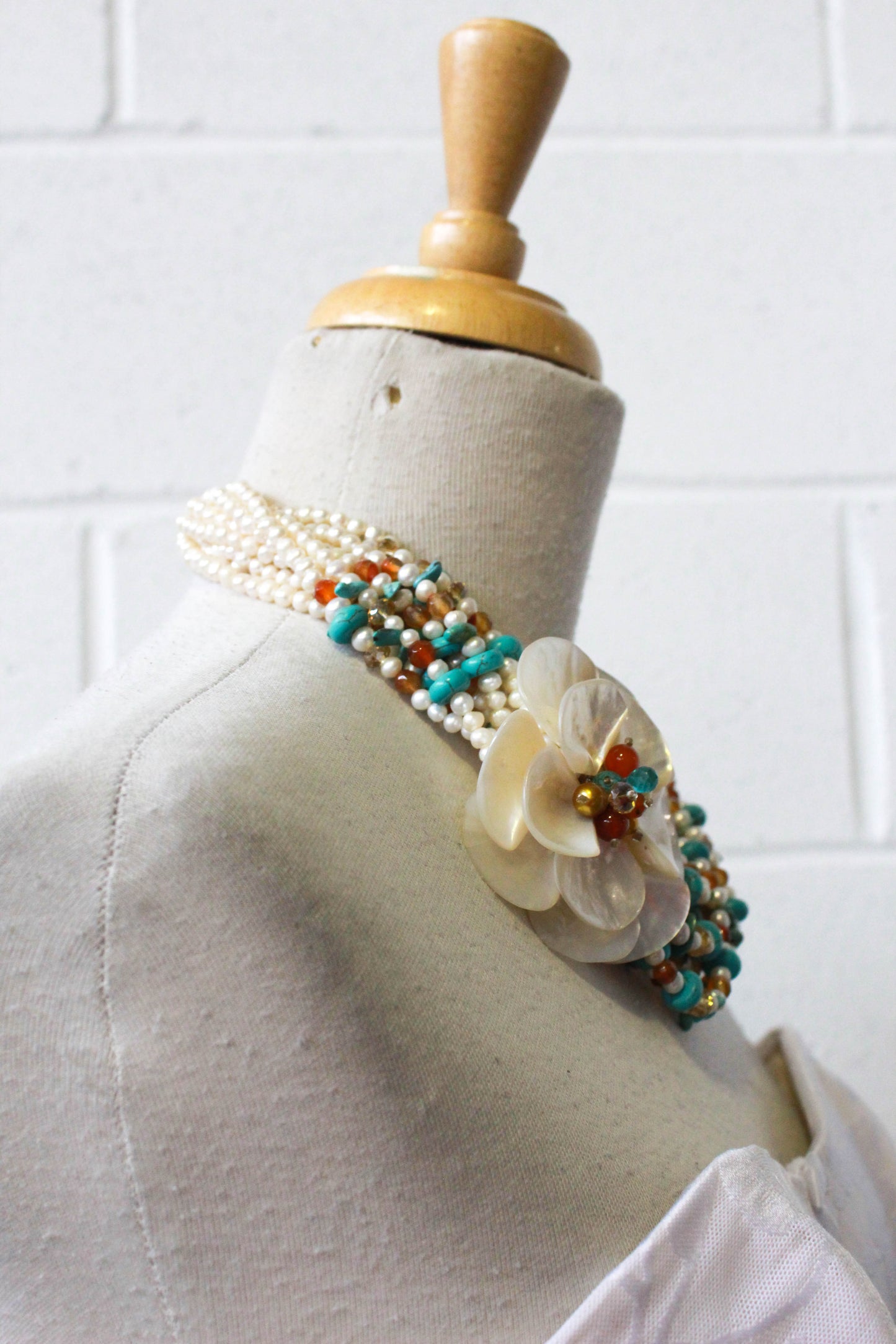 90s/y2k Shell Flower Statement Necklace, Turquoise and White