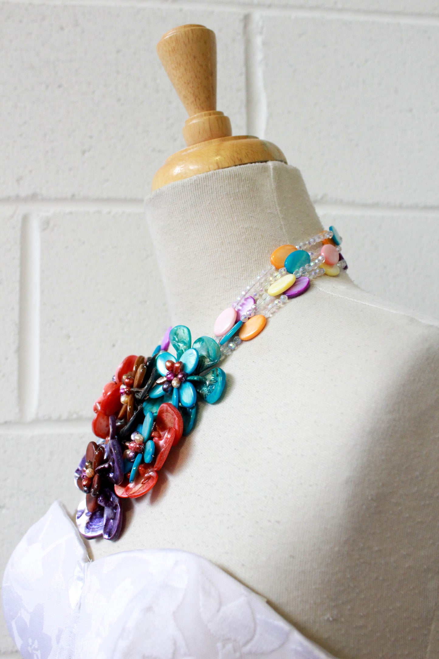 90s/y2k Shell Flower Statement Necklace, Multicolour
