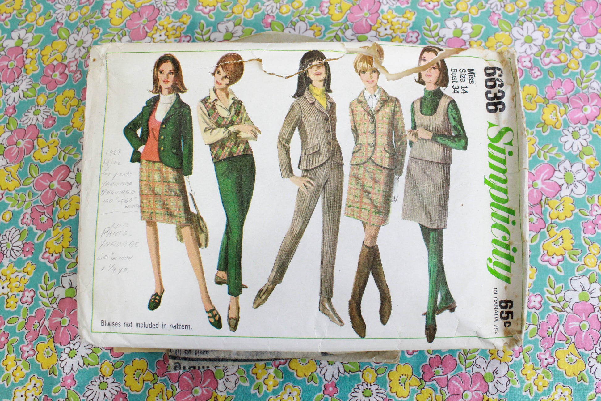 1960s womens pants, skirt, jacket and top sewing pattern simplicity 6636