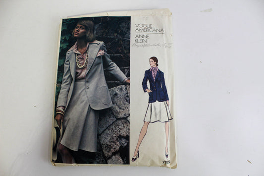 1970s Vogue American Designer Anne Klein 2825, Women's Jacket, Skirt, Shirt and Scarf Sewing Pattern, Bust 32.5