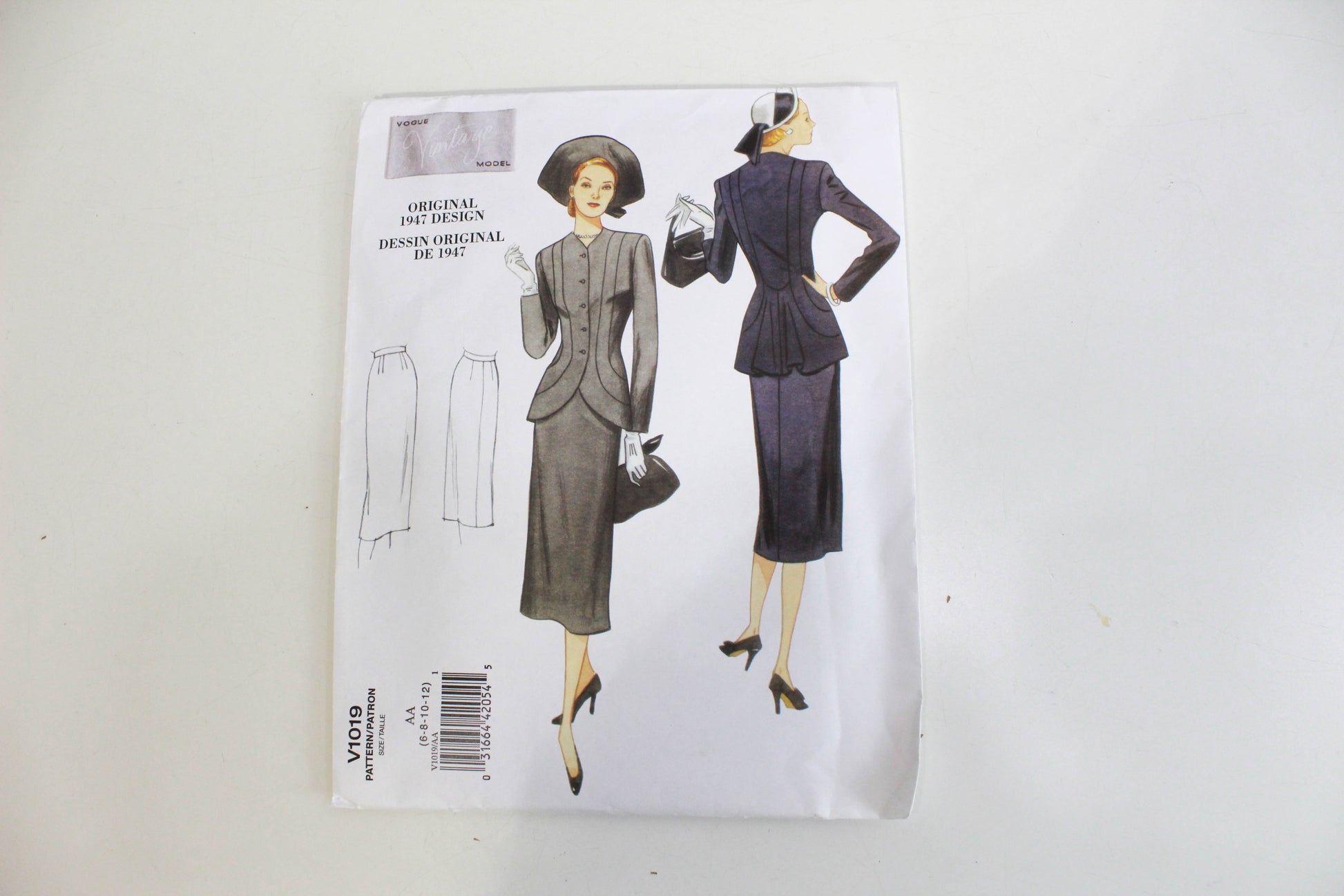 1947 Reissue Vogue Vintage V1019 Sewing Pattern, Size 6 - 12, UNCUT/UN Ian Drummond Vintage 1947 Reissue Vogue Vintage V1019 Sewing Pattern, Size 6 - 12, UNCUT/UN Ian Drummond Vintage